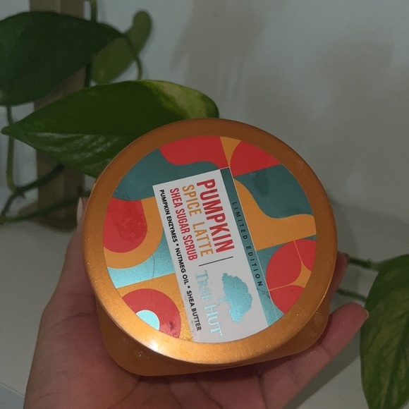 tree hut pumpkin spice latte body scrub - Picture 2 of 3